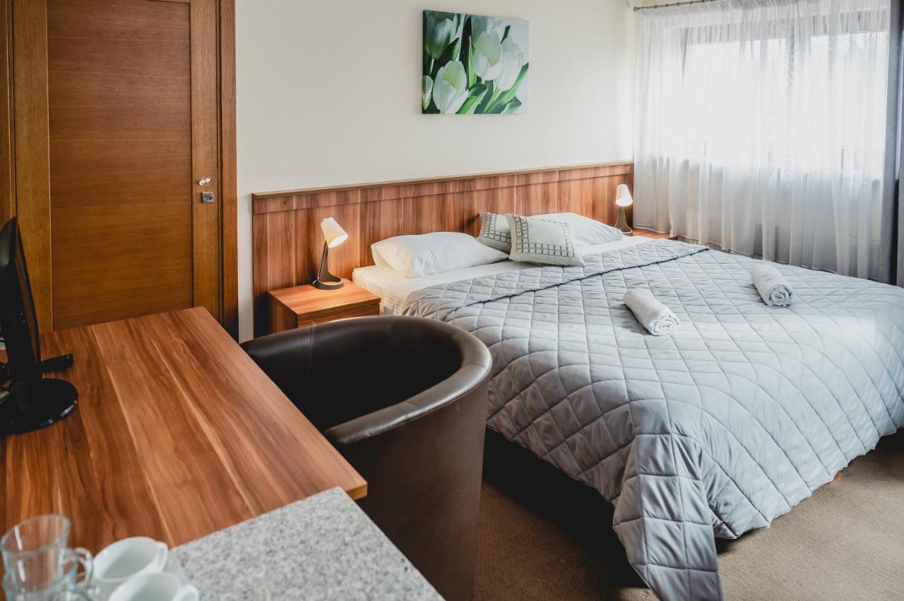 Hotel Nad Morzem- Art-Pension Świerzno Dış mekan fotoğraf
