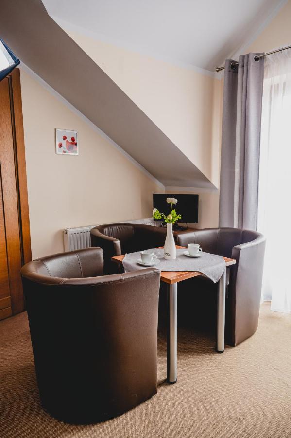 Hotel Nad Morzem- Art-Pension Świerzno Dış mekan fotoğraf