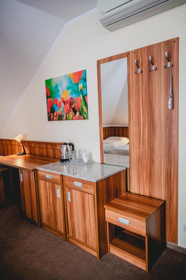 Hotel Nad Morzem- Art-Pension Świerzno Dış mekan fotoğraf