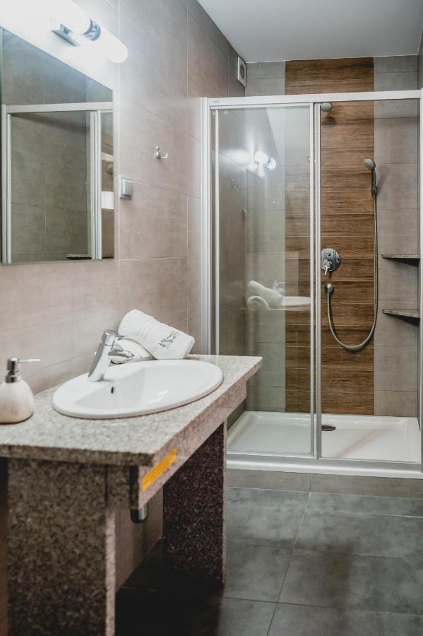 Hotel Nad Morzem- Art-Pension Świerzno Dış mekan fotoğraf