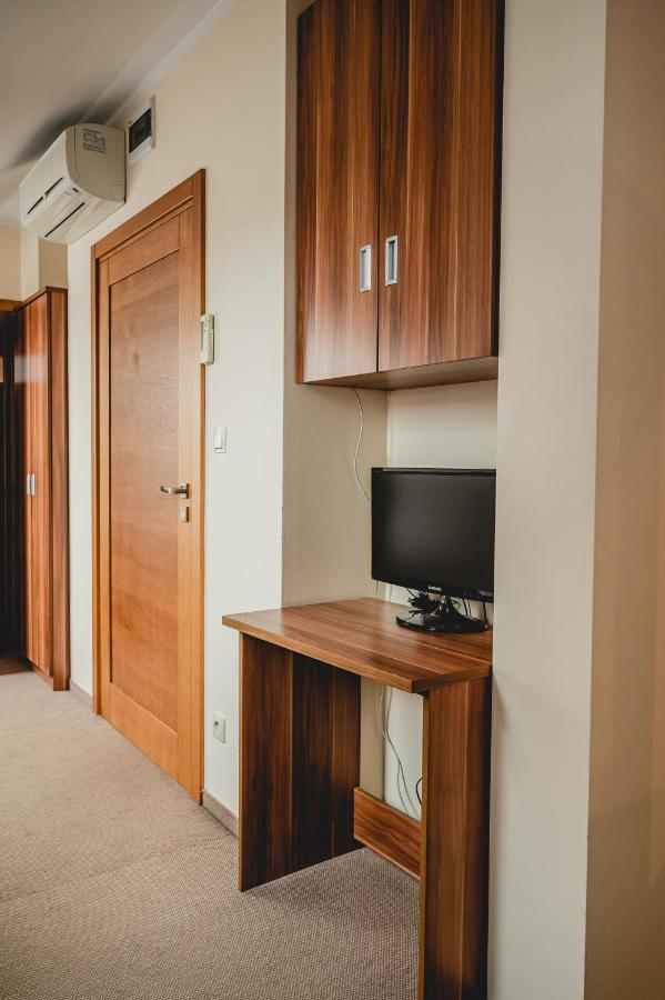 Hotel Nad Morzem- Art-Pension Świerzno Dış mekan fotoğraf